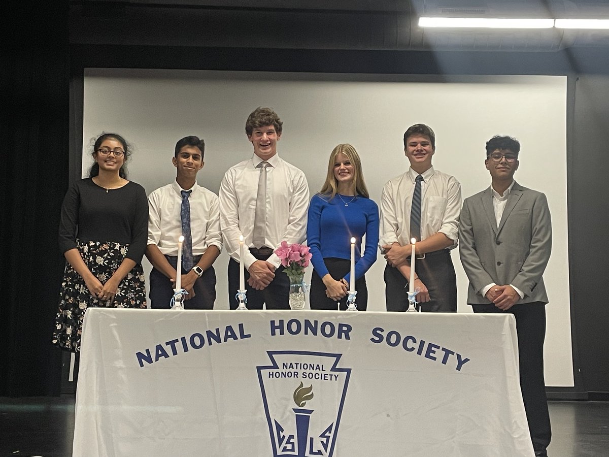 Last month, the Eagle Ridge Academy National Honor Society inducted seven new members. Congratulations to Ananya M., Nikhil H., Oliver K., Sierra F., Evan H., Bryan A., and Kseniya M. (not pictured) on this accomplishment! #GoGryphons