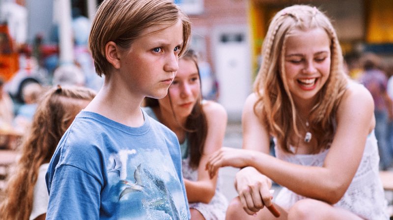 PVanGompel's tweet photo. #Hetsmelt gezien. De film gebaseerd op het boek van #LizeSpit. Indrukwekkend. Uitgebalanceerde regie, juiste timing in montage, zeer goed geacteerd, latent ingehouden spanning in het (internationale) verhaal. Felicitaties voor iedereen die eraan heeft meegewerkt. Wel heavy. https://t.co/CaHsOtyoib