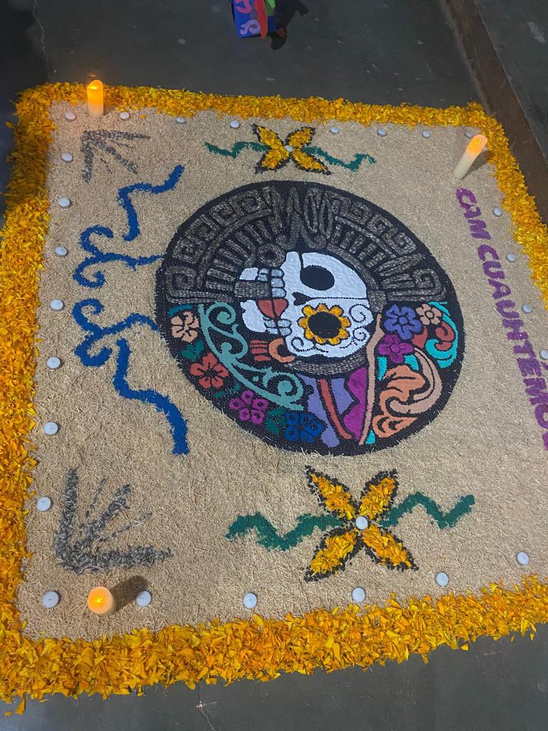 _RobledoJM's tweet photo. #EST18 #Cuauhtémoc #Durango ¡Agradecemos a padres, maestros, alumnos y comunidad de Cuauhtémoc por la increíble Kermesse de Día de Muertos! Celebramos cultura y creatividad ¡Gracias por el apoyo! #Disfraces #Calaveritas #DíaDeMuertos @SEP_mx @guillermoadamec @Letamaya @SEED_Dgo https://t.co/IOXyslsujL