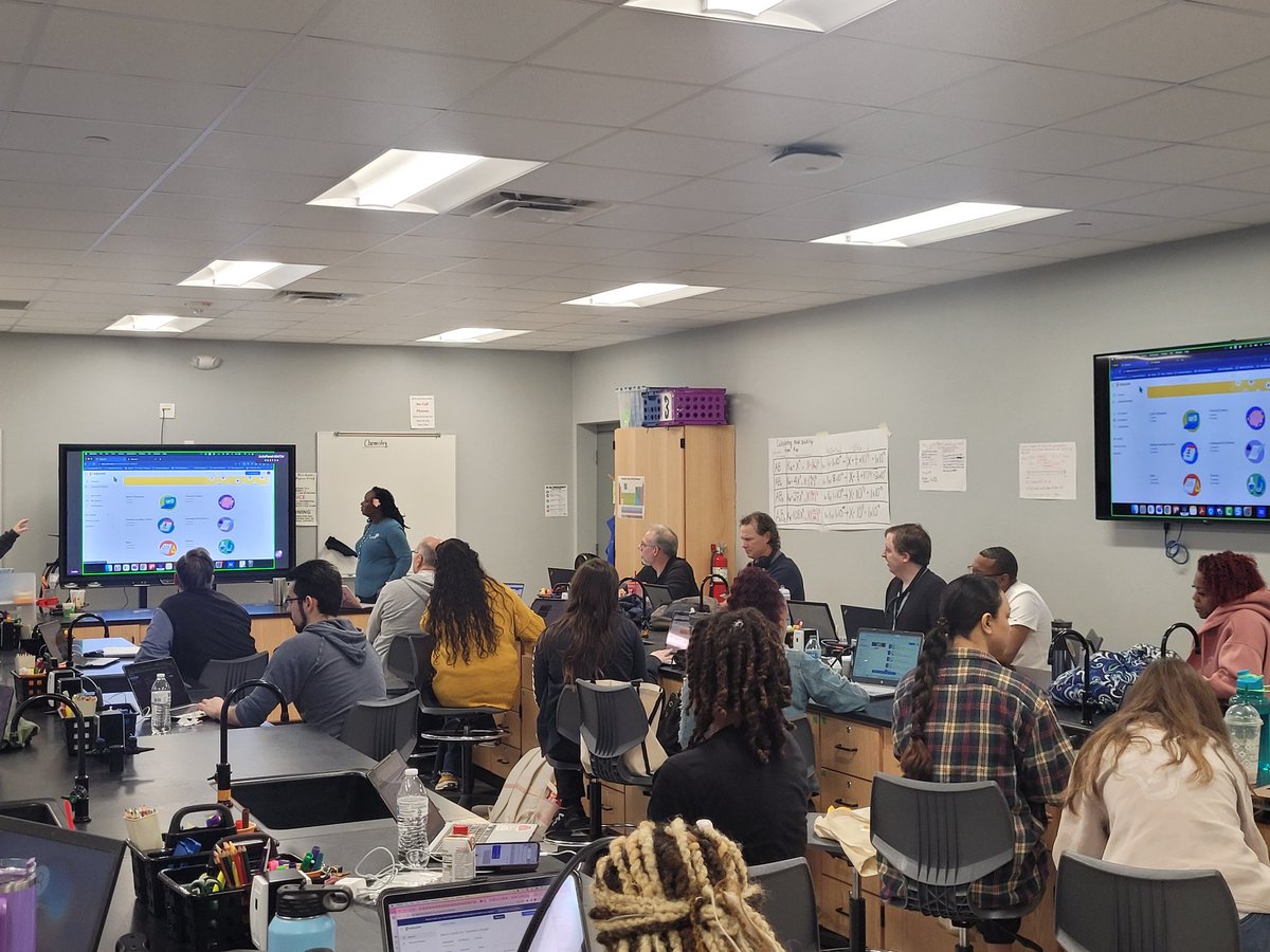 pedrozaerick's tweet image. Teachers were hard at work on DSC day learning how to smash apps to create amazing experiences for their students!
#Joy4Math
#MathRules
@lopez_diane
@FWISDPLI
@JonesLowanna
@KenyailCarr