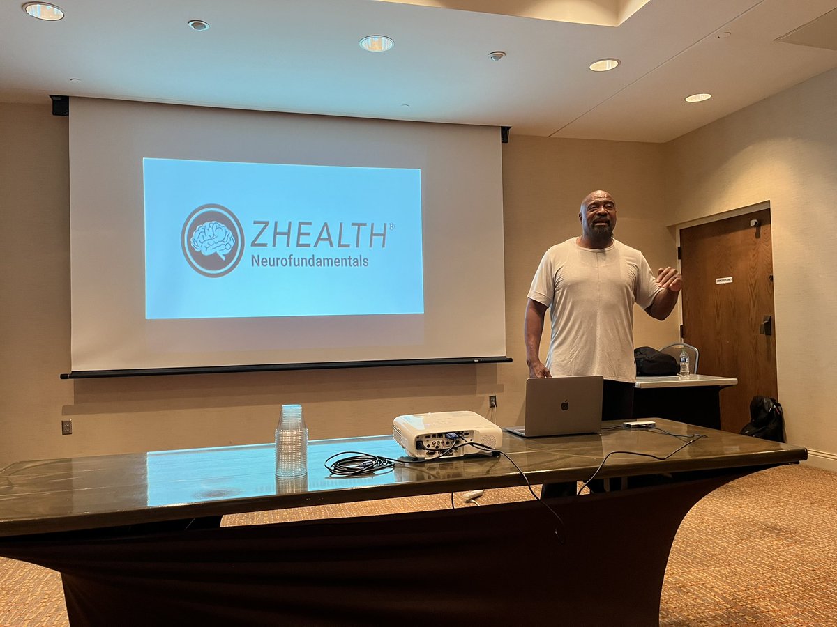 LPSHealth_PE's tweet photo. Coach Stewart Venable teaches conference participants on neuro science and connections to human performance training. #SHAPENebraska https://t.co/zRn7Oemhml