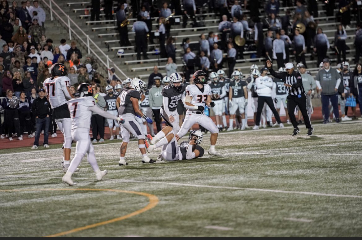 Honored to receive:
First team D-line
Lineman of the year (Unanimous)