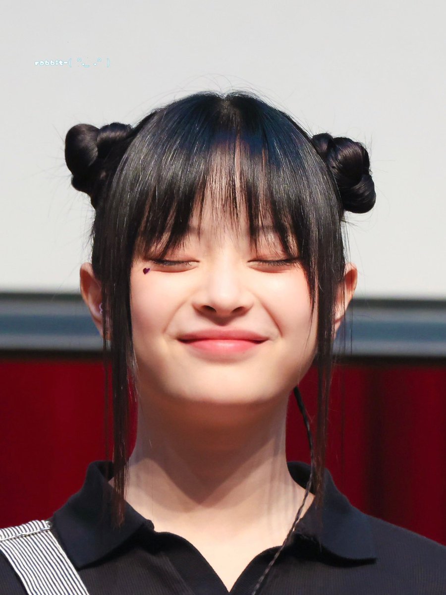 archivehanni's tweet photo. oh she’s so cute https://t.co/VNMIzoQbaD