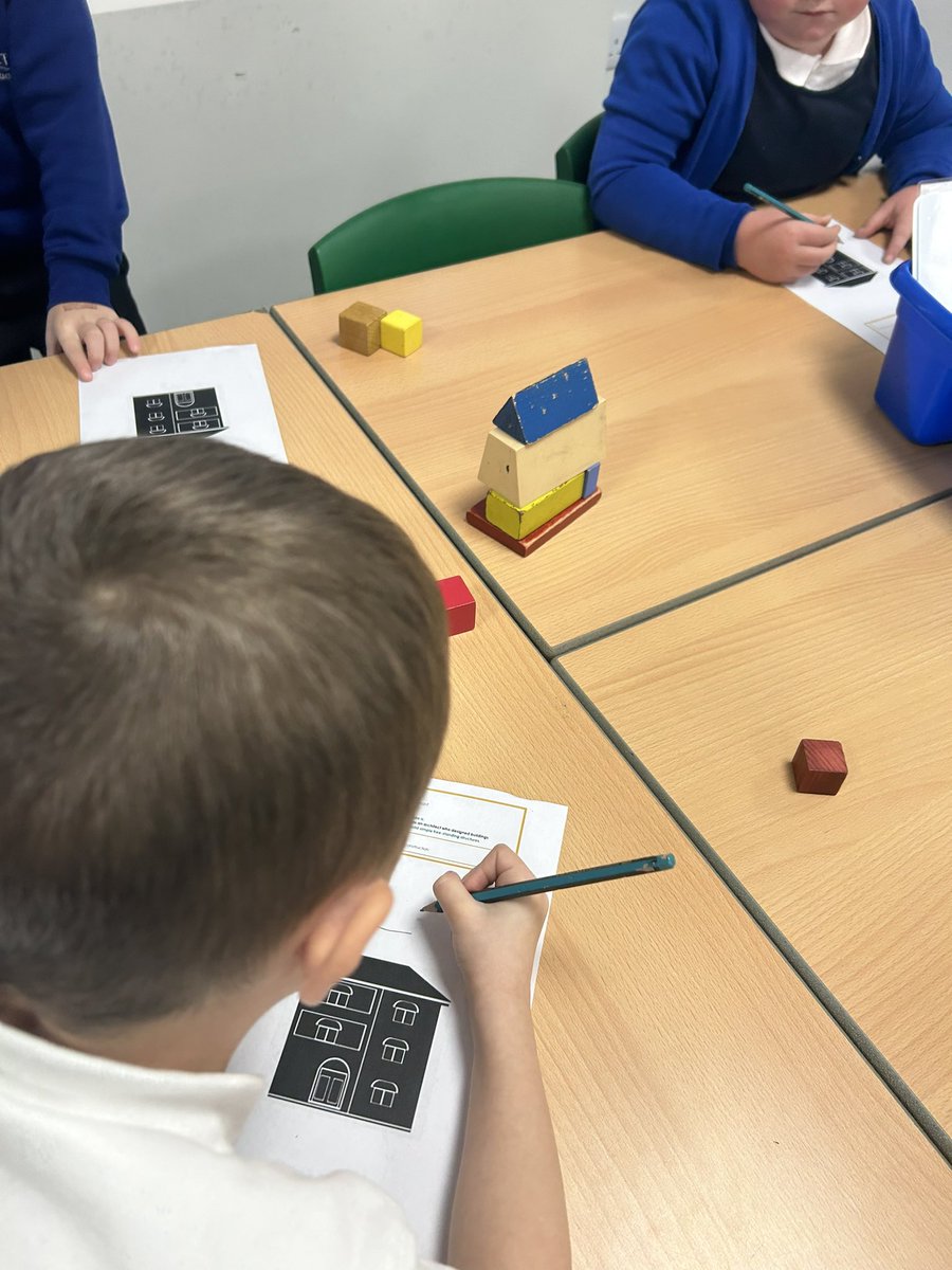 KingstonParkAc1's tweet photo. Year 2 were construction workers today in D&amp;T! They were given some designs by an architect and had to construct the buildings, a fab first day back 👷🏼🏡🔨🔧 @Mrs_ACarlin https://t.co/CQODmgnjnM