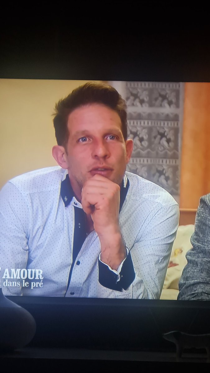 JRJ73sand's tweet photo. On peut dire plein de choses sur lui mais moi j'admire son naturel, il m'a bien fait rire a ce repas de famille #adp2023 https://t.co/DrKmvcCFGm