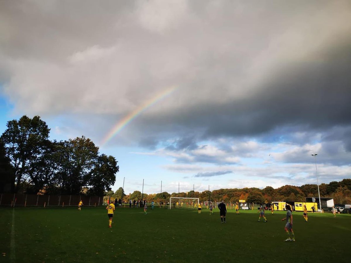 After being postponed last weekend we were eager to get this Cup game played, get into the next round and refocus on the league!

RESULT - <a href="/HambleWFC/">Hamble Womens FC</a> 1-0 AFC Varsity

Full report⬇️✍️💚:

m.facebook.com/story.php?stor…