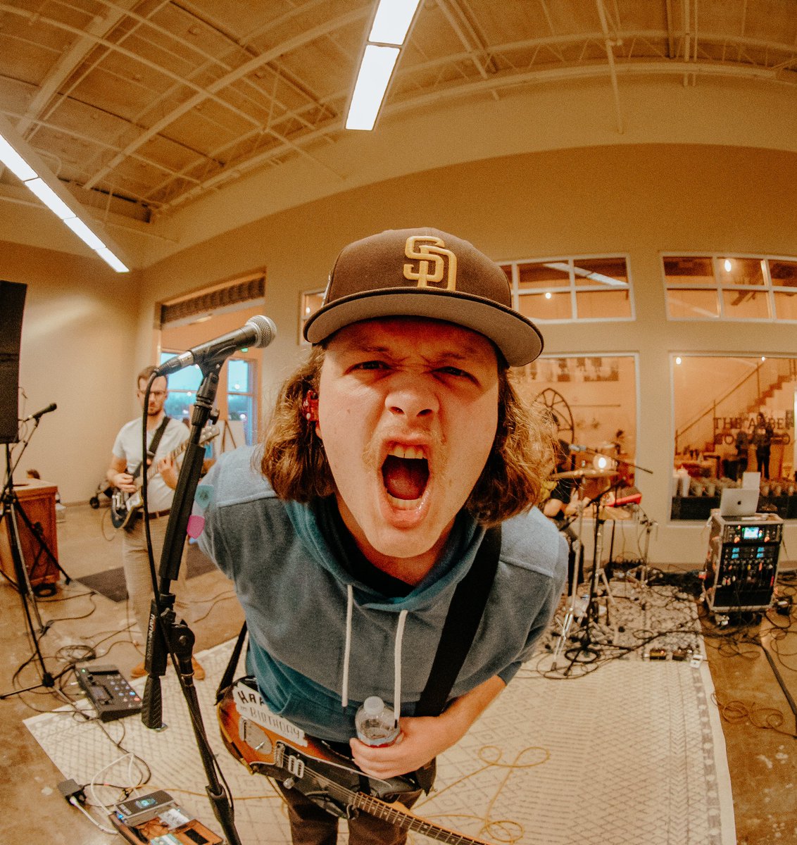 keepwarmtn's tweet photo. Happy Birthday #theabbeycoffeeco!! Thank you Indiana for the warm welcome! We hope to see you again soon!
📷: @kyleanadu 
#keepwarm #indieband #indiemusic #livemusic #theabbeycoffeeco #theabbey #poprock #poppunk #nashvillemusic #keepwarmtn https://t.co/Pb5Ftp9Fk1