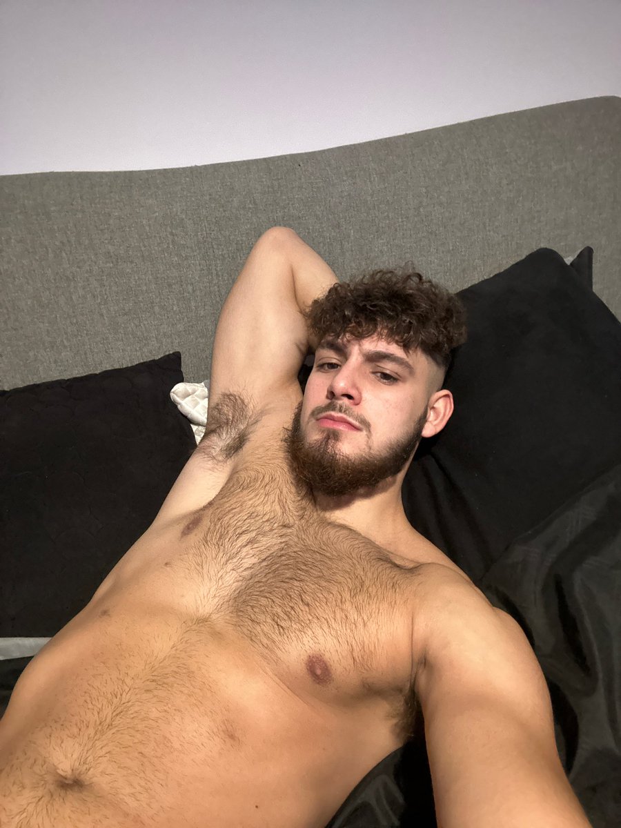 lewisrufff's tweet photo. Stare into my body as you goon away ! Now it’s time to step up and fund my alpha lifestyle … show me how weak you are 💪🏽 https://t.co/ip3L9sH3rb