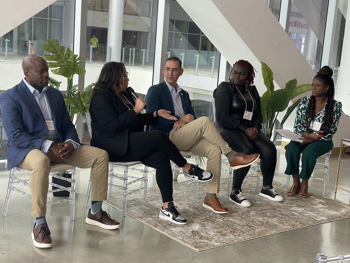 atMarshBerry's tweet photo. What a vastly dynamic #BlackFriday event by @AkoConsul in Miami last Friday! The #BlackFridayNetwork was launched, the Q&amp;A panel delivered from the heart, and the networking was paramount! The @MarshBerryInc #FirstChoice team was honored to participate. #insurance #partnership https://t.co/CJ38HAdtvl