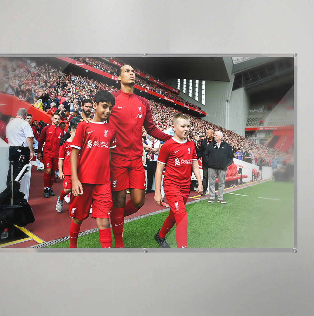 StanChart's tweet image. Bid for a chance for your child to walk out alongside @LFC players at their matches against Manchester United on 17 Dec or Bristol City WFC on 10 Dec at charitystars.com/SCFM. 

Proceeds go to ‘Futuremakers by Standard Chartered’. 

#SCFuturemaking