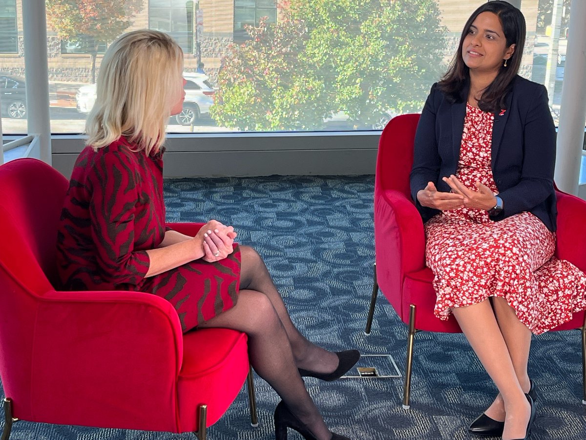 Behind the scenes of Red Chair Series filming with @HopkinsMedicine physicians @KSharmaMD, @evratchford, @WendyPost9 and @MMukherjeeMD hosted by Dr. Lisa Ishii, Sr. VP of Operations, Johns Hopkins Health Systems. Johns Hopkins is a local sponsor of Go Red for Women. #GoRedMD