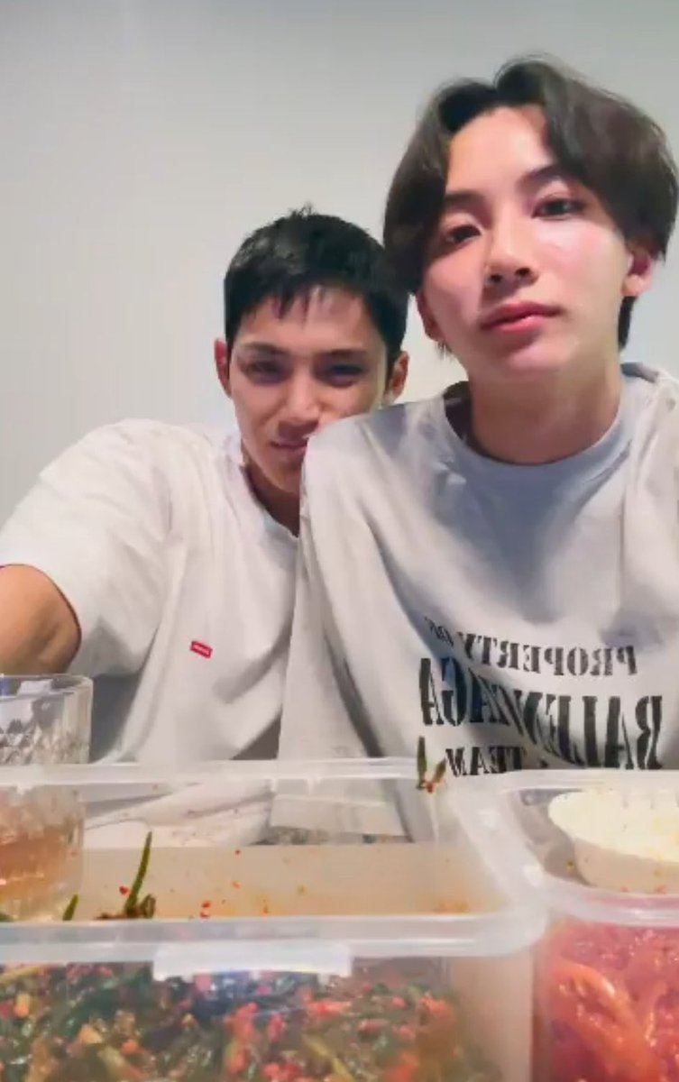 bbuwonu's tweet photo. Same vibes energy😭 https://t.co/2BnzTp1NMF