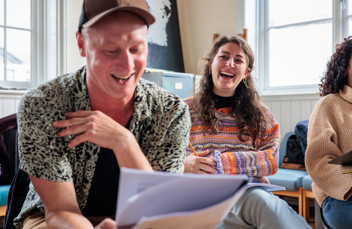 ExeterNorthcott's tweet photo. Ft. @molcheesemusic, @elliot_coombe, @AndrewDillon_94, @AlexJacksonC, Poppy Joy, @LeNavetBete, @sophialewisx, @StephanieLyse90 and Jodie Micciché! ✨

📸 Ralph Whitehead https://t.co/tNU7Bo9EPf