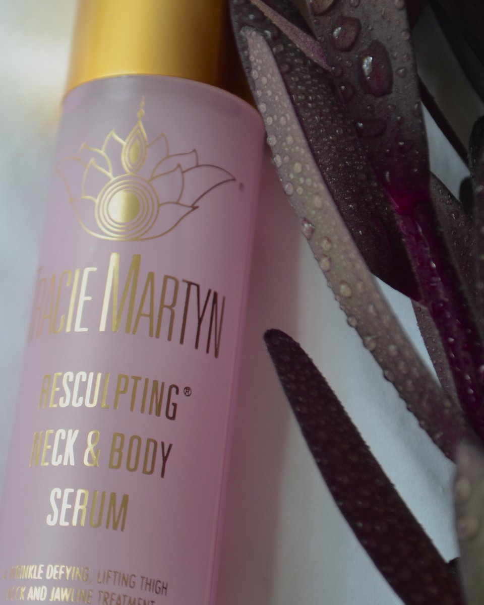 Black Friday continues! 🎁 25% OFF our Resculpting Neck and Body Serum &amp; Super Lift Duo (including Resculpting Neck and Body Serum &amp; Firming Serum)  🎁

#traciemartyn #TMglow #blackfriday #blackfridaysale #cleanskincare #naturalbeauty
