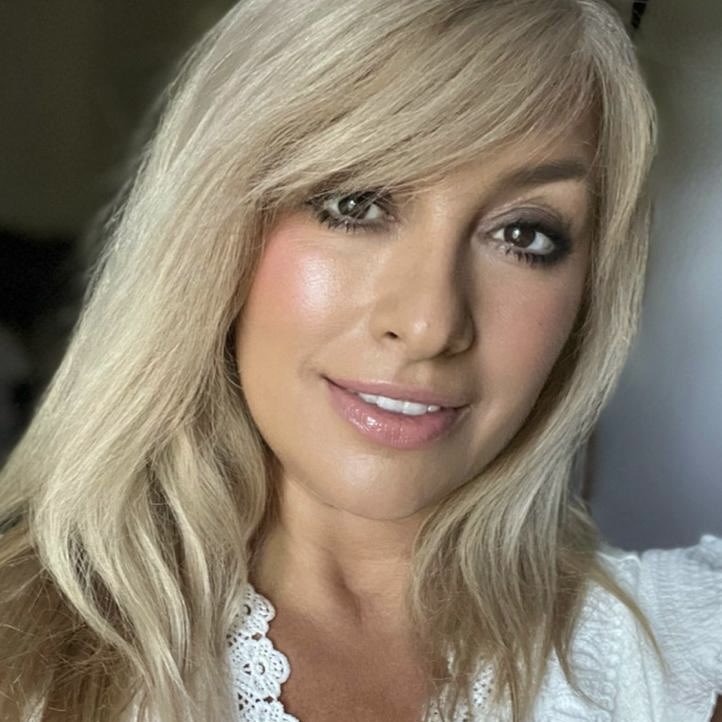 Lawtech365's tweet photo. 🌟 Exciting News 🌟 Please join us in welcoming Bonnie Church to our team as the new Marketing &amp; PR Manager. Bonnie will be spearheading the marketing initiatives for our Verify 365® - Risk &amp; Compliance Technology platform. Welcome to the #team, Bonnie. 

#law #lawtech #lawyers https://t.co/wHZtzqn21V