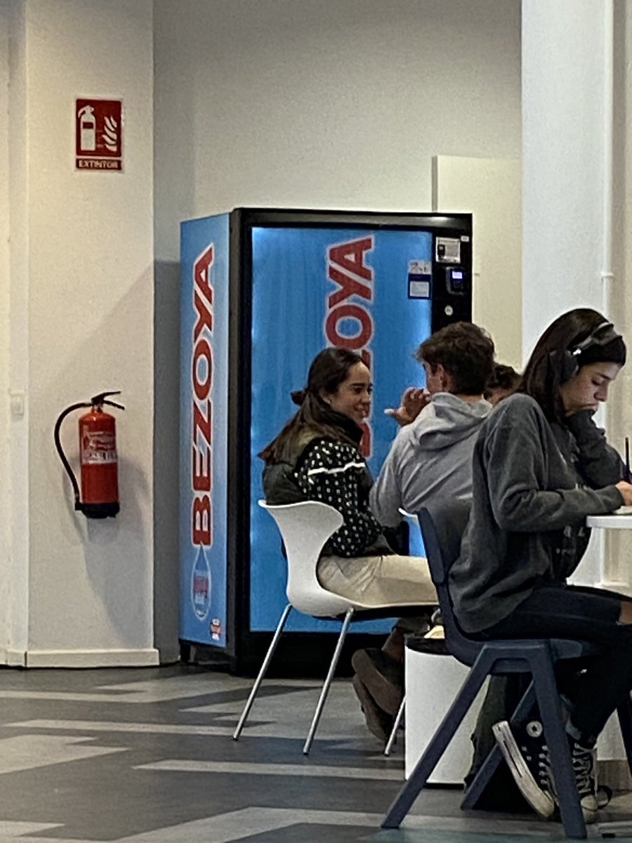 josepsegarra29's tweet photo. @diegoxert1 Te veig enamorat eh amic🥰🥰🥰 https://t.co/QImF9lFQxn