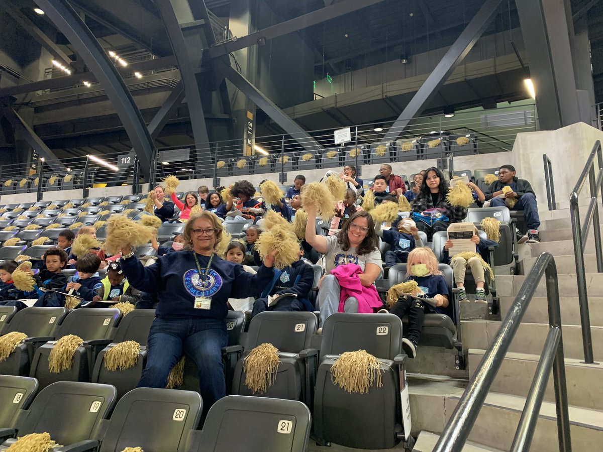 benteenmc's tweet photo. Reading has its privileges‼️Thanks to @GTWBB and their #buzzerreader program, 60 of our scholars were able to attend their midday 🏀game. Go Jackets📣 @APSMediaServ @docdrewlovett @lexology00 @PrincesS2003 @MsFree_SC @BenteenIB https://t.co/4V5BMzk39F