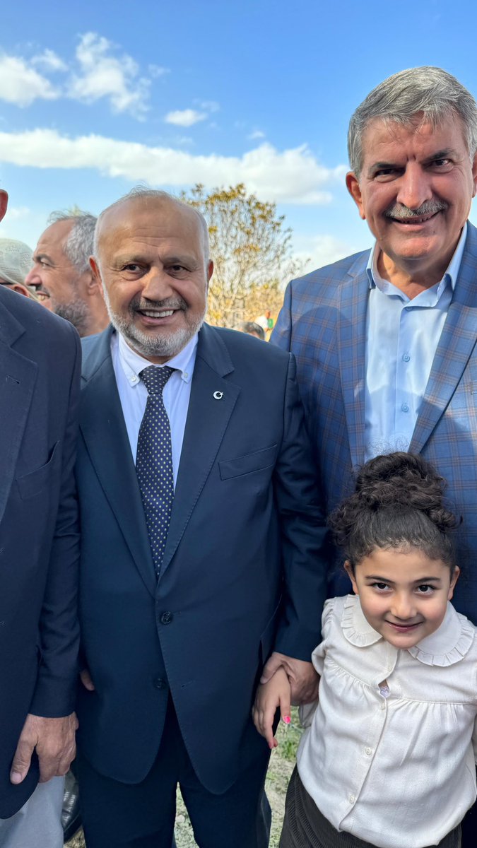 aliozerurgup's tweet photo. Gerçek bir dava adamı, önceki dönemlerde Rize Belediye Başkanlığı ve 20. Dönem Milletvekilliği yapmış olan Şevki Yılmaz Hocam’ı Ürgüp’ümüzde Sucuzade Camii temel atma töreninde dinleyip, hasbihal ettik.

Rabbim kıymetli hocama hayırlı uzun ömürler nasip eylesin..

@Sevkiyilmaz https://t.co/ej8h0v39l3