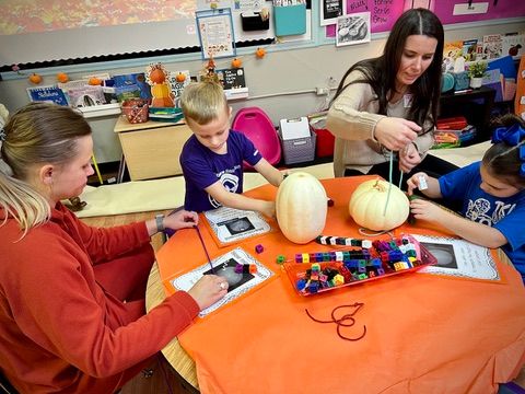 TKASeymour's tweet photo. Last week, our Kindergarten students had an on-campus field trip to a pumpkin patch right in their classroom! 🎃 Learning can be fun and creative at TKA! #HandsOnLearning #PumpkinPatchFun https://t.co/Y1X9kHZQu6