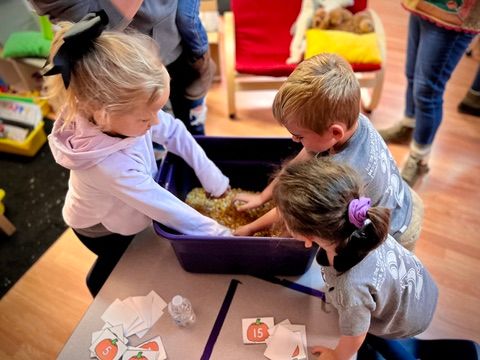 TKASeymour's tweet photo. Last week, our Kindergarten students had an on-campus field trip to a pumpkin patch right in their classroom! 🎃 Learning can be fun and creative at TKA! #HandsOnLearning #PumpkinPatchFun https://t.co/Y1X9kHZQu6