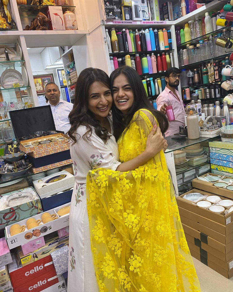 divz_prachi's tweet photo. ISHRU AFTER AGES!😭❤️ #DivRu https://t.co/jv94vWBJUn
