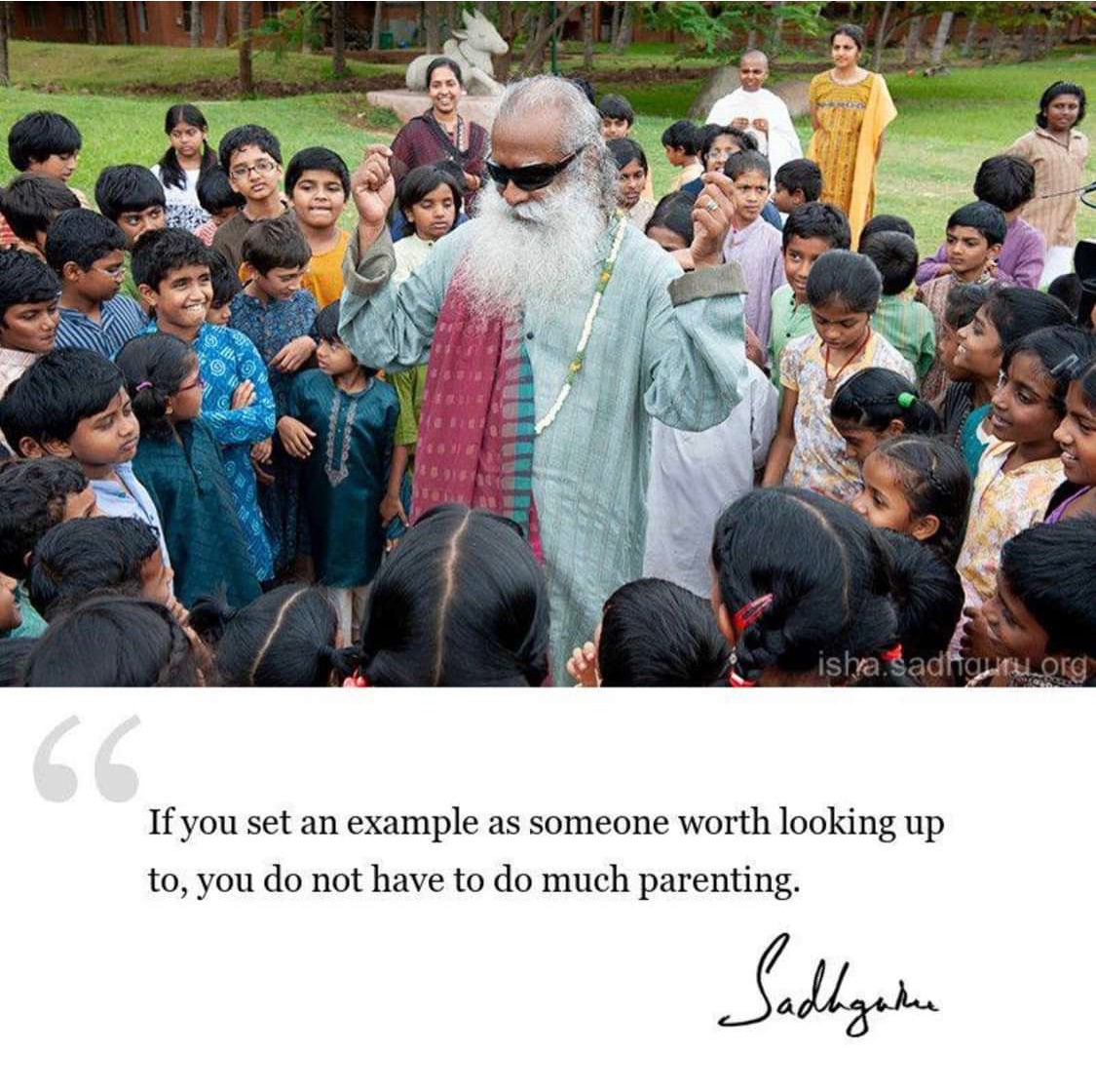 Gargi32354857's tweet photo. @SadhguruJV 🙏🏽🙏🏽🙇🏼‍♀️✨💫  

“Children don't listen to you. They observe you” — Sadhguru 

#InnerEngineering 
#SaveSoil https://t.co/Dbbufnl8gf