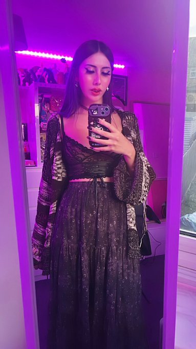 brb moving to the woods ｡･:*˚:✧｡ https://t.co/EUK9xqv7Ih