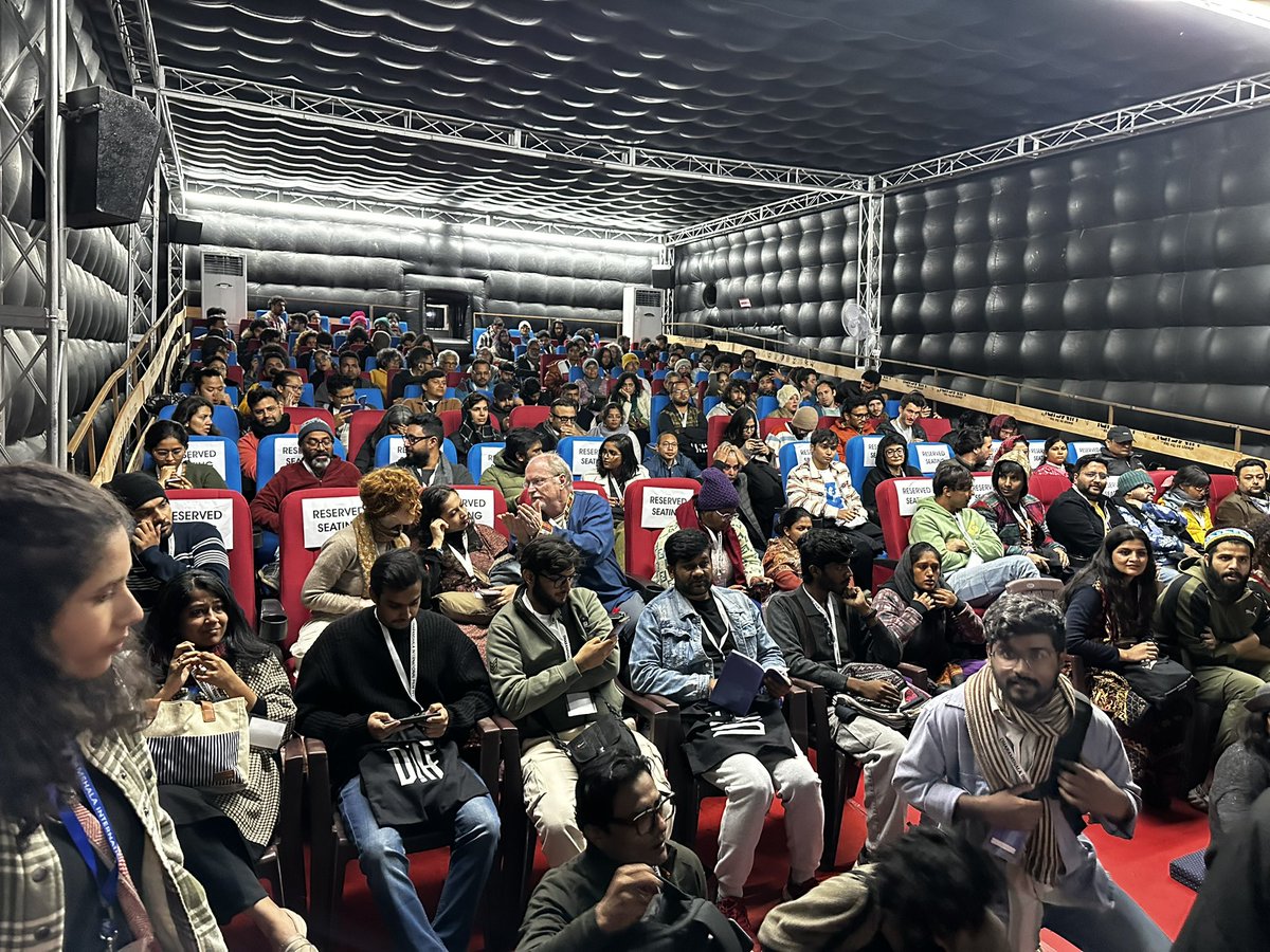 PictureTime4's tweet photo. Never ending queues & spectacular views at #diff2023 !!
A magical day indeed with cinema love at its best..
#bringingcinematothemountains
@sushilsays @PictureTime4 @DIFFindia https://t.co/7shKNyTQGD
