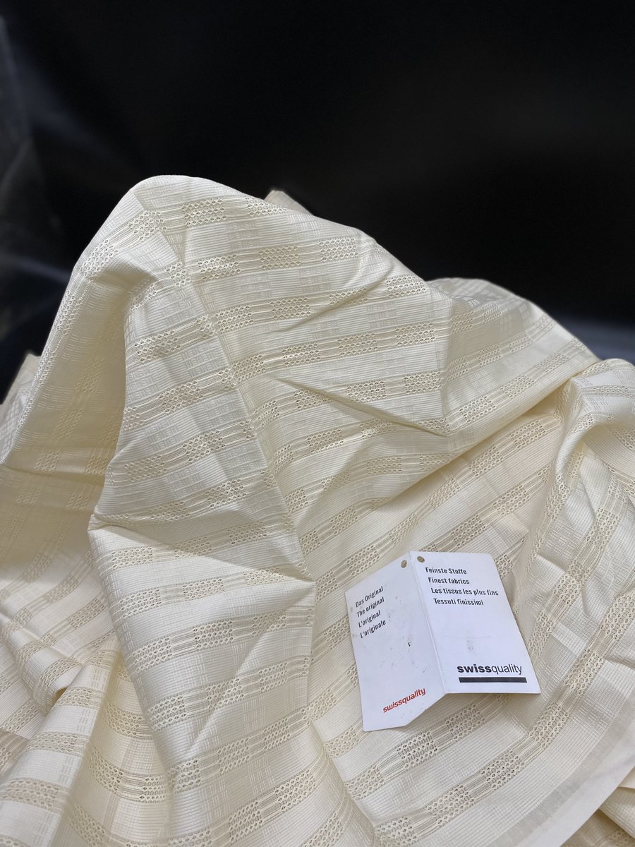 asm__tex's tweet photo. *swiss stiku &amp; silver box

*price tag 🏷️ 3500

*head office :shop no.c28 gidan dantata opp gandujiyya block kwari market

*branch : shop no.26 shy plaza kofar gadon kaya BUK road https://t.co/3qiJ4kqkiN