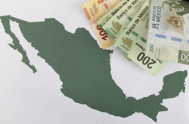 Juan_OrtizMX's tweet photo. La Secretaría de Hacienda le regaló un pase de gol a la oposición. 

Instruyeron a los Diputados de Morena hacer un recorte ilegal a estados y municipios en los ramos 28 y 33 en el dictamen del presupuesto 2024.

Es completamente ilegal. 

Eso abre la puerta para acciones de inconstitucionalidad. 

Y controversias por parte de estados y municipios. 

¿Por qué?

En la discusión de la Ley de Ingresos, los diputados de Morena hicieron modificaciones, como reducir la carga fiscal a PEMEX.

Pero olvidaron hacer cambios en el artículo 1 donde vienen los montos a recaudar, para reflejar el impacto.

Es decir: quedó intacto. Legalmente ingresarán los mismos 9.06 billones de pesos.

Por esa razón nunca debieron modificar los ramos 28 y 33.

Ya que están sujetos a fórmulas matemáticas definidas en la Ley de Coordinación Fiscal. 

No pueden decir: le quito a estados y municipios 7 mil 189 mdp nomás porque sí.

Y para hacer peor las cosas: crean un fondo discresional para estados y municipios. Eso es soborno y extorsión desde el propio presupuesto.

¿Para qué? Para que no denuncien este error monumental de Hacienda. 

Gracias a la Secretaría de Hacienda, y los Diputados de Morena, vendrá un huracán de acciones y controversias constitucionales.