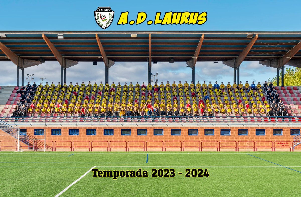 infolaurus's tweet photo. Ayer Domingo nos pusimos guap@s para la 📸 FOTO OFICIAL 2023-24:

22 equipos
+300 jugadores
+40 entrenadores

Muchas gracias a

@DazconaDiego @lariojaorg 
@MiguelSainz1969 @AytoLogrono 
Jacinto Alonso @fedriojafutbol
Mª Isabel Sáenz @Salesian_Boscos

por acompañarnos

💛🖤💛🖤 https://t.co/dntGEBHTwc