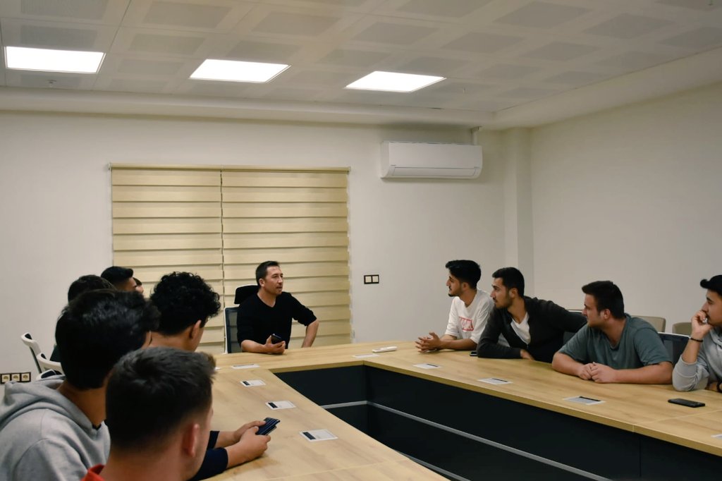 Mehmet Hacım Erkek Öğrenci Yurdumuzda kurum personellerimizden Fatih ORAN eşliğinde 'Yunus Emre Atölyesi' başladı. @gencliksporbak @OA_BAK
