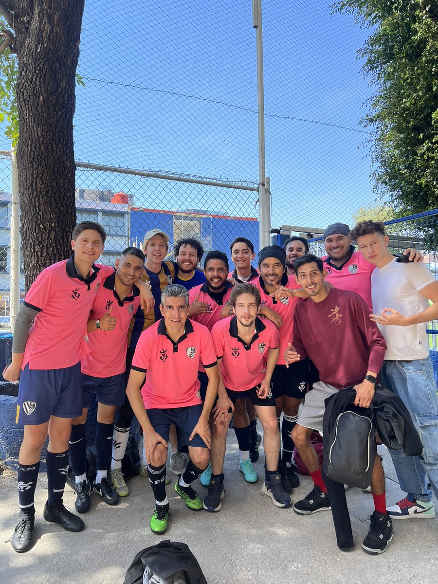 Domingo bien a gusto con la bandota de <a href="/InfluencerFC/">ALL STARS MÉXICO</a>  4-3 segunda victoria del torneo J2.