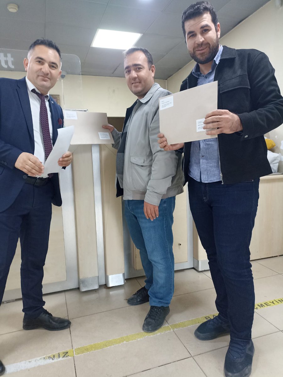 MesutUregen's tweet photo. EĞİTİM ÇALIŞANLARI ÖNLÜK DEĞİL;
1 MAAŞ İKRAMİYE İSTİYOR..

Türk Eğitim-Sen Mardin Şubesi olarak 80 ilde ve ilimizde Öğretmenler Gününde öğretmenlere bir maaş ikramiye verilmesi ve kanun teklifi için milletvekillerine mektup göndererek basın açıklaması düzenledi.
#öğretmenlergünü https://t.co/Z9azatrIS1