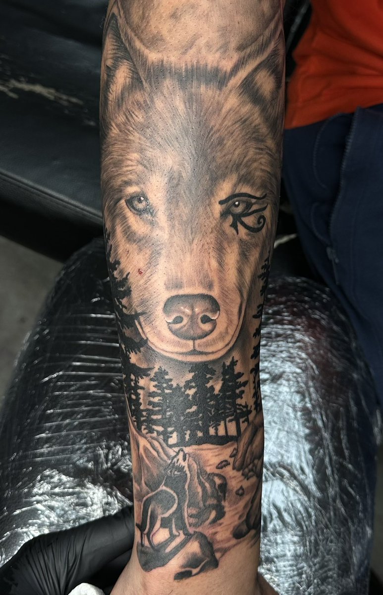 alluringmeelahh's tweet image. tattoo dump! If you’re in Houston looking for a tattoo artist, hmu bookieee 💙🤭