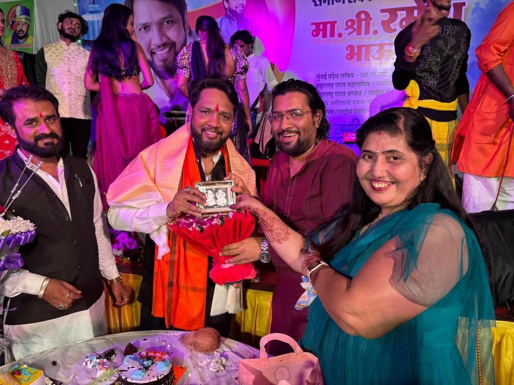 nikita_paliwal's tweet photo. @RameshGaud16 रमेश गौड़ भाऊ, मुंबई प्रदेश सचिव, RPI, और जनता के प्रिय नेता के जन्मदिन के जनउत्सव में शामिल होने का मौका मिला इसके लिए धन्यवाद । 🙏💐
आप ऐसे ही हम से दोस्ती निभाते रहो और प्रगति के पथ पे आगे बढ़ते रहो😊 https://t.co/7bDFaXMlP9