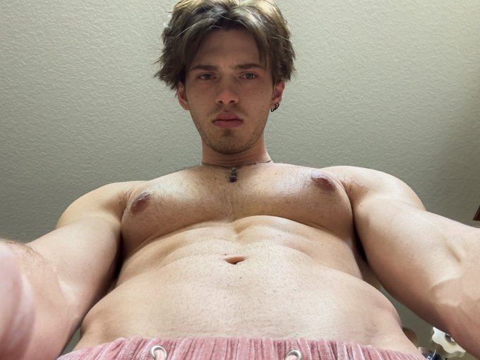 What you see vs what I see https://t.co/DBmQP5Fgil