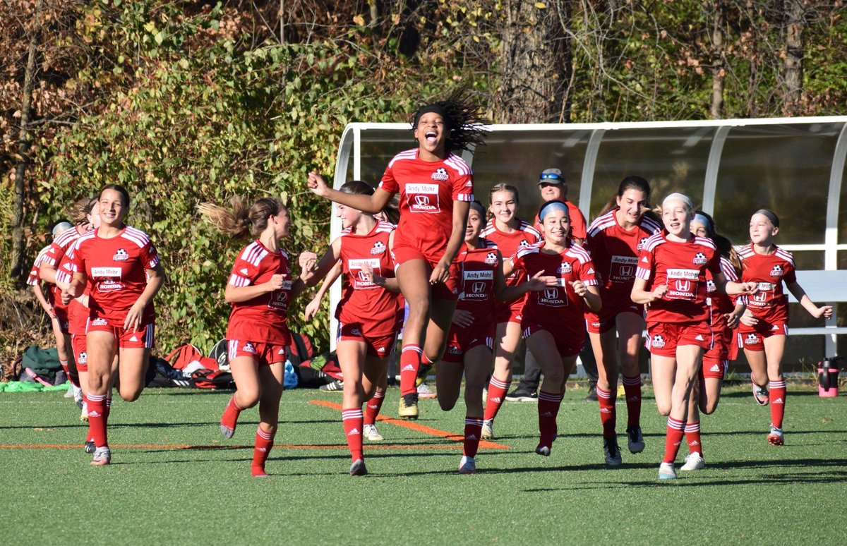 bhsn_s's tweet photo. Every face you see in this picture -- of the Cutters U14 team after winning their second divisional title in a row on Sunday  -- will be an incoming freshman at North next fall, or in 2025. They got game! https://t.co/30ZJcE6czc