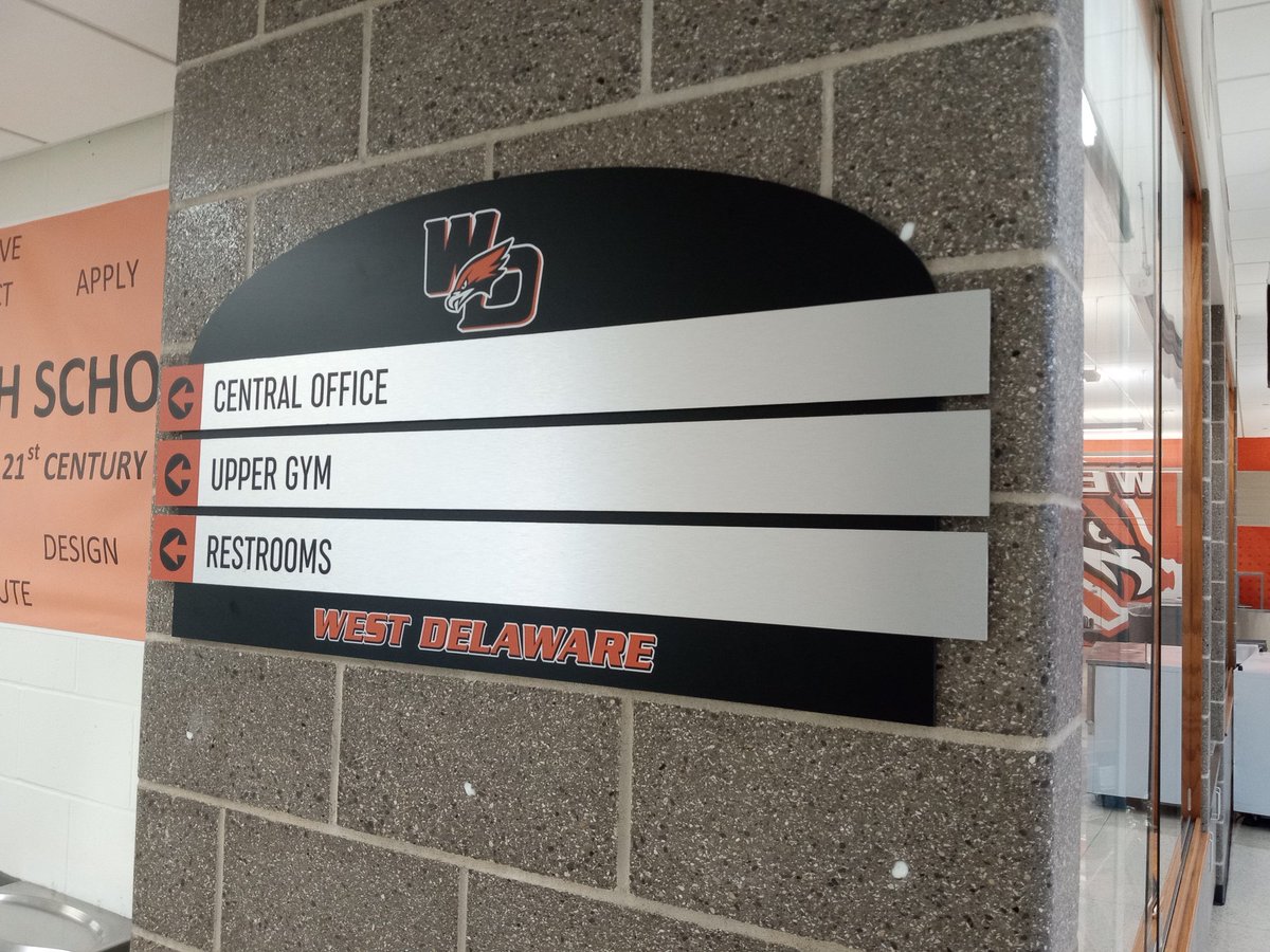 tfelderman78's tweet photo. Thanks for the great designs from @VarsityGroupDSM #WDHawks https://t.co/5Klh5CqL6S
