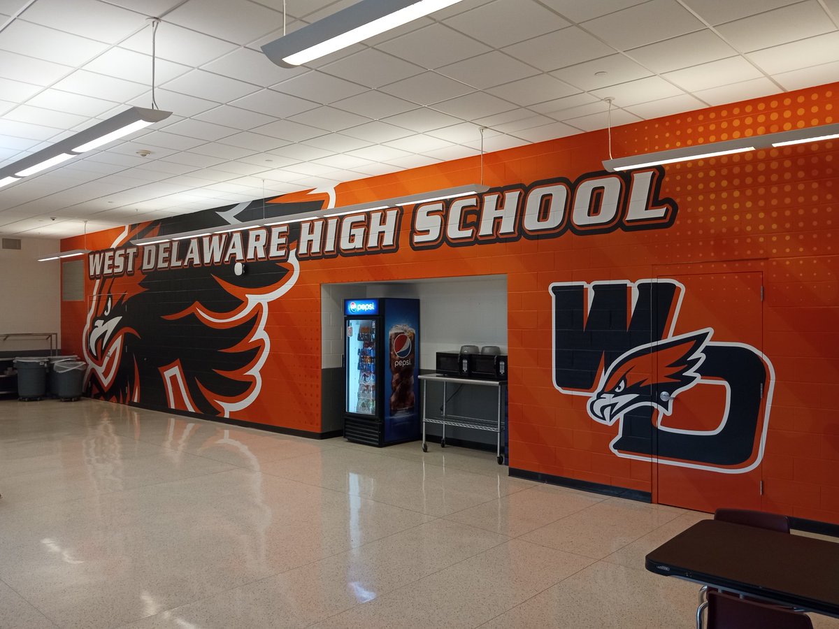 tfelderman78's tweet photo. Thanks for the great designs from @VarsityGroupDSM #WDHawks https://t.co/5Klh5CqL6S