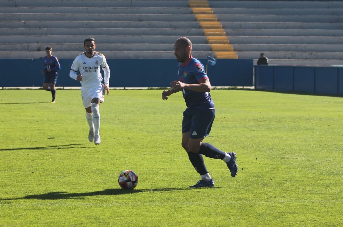 ¡Este domingo el 𝗜𝗡𝗙𝗔𝗡𝗧𝗜𝗟 𝗗 de la <a href="/CanteraMostoles/">Cantera CD Móstoles URJC</a> eligió al MVP del partido una vez finalizado el #MóstolesRealMadridC 🙌🏻 y le hizo entrega del trofeo 🏆!

¡ENHORABUENA 𝗘𝗡𝗥𝗜𝗖 𝗧𝗔𝗥𝗥𝗘́𝗦 🎉💙! 

#VamosMiMóstoles 🔵