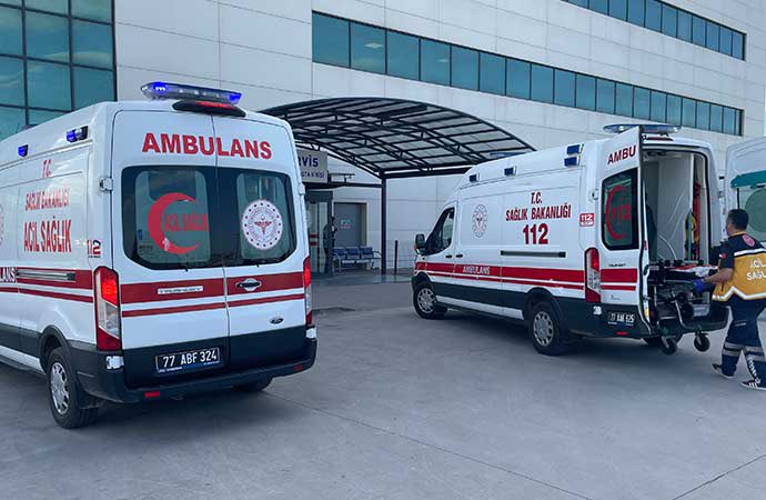 solcugazete's tweet photo. Yalova’da Akça Hatun KYK kız yurdunda kalan 140 öğrenci, ishal ve mide bulantısı şikayetleri üzerine GIDA ZEHİRLENMESİ şüphesiyle hastaneye kaldırıldı. https://t.co/yqXKpoiPgo