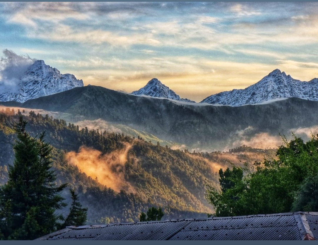 BasitAliZa62675's tweet photo. Bramasakli peaks of kulgam https://t.co/6Xy6vMdLvL