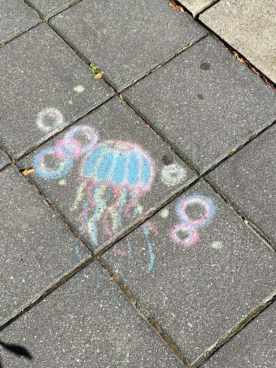 // ooc

saw this on the way to one of my lectures and wanted to share !!! idk who made it but it’s such a cute jellyfish 🪼🫧