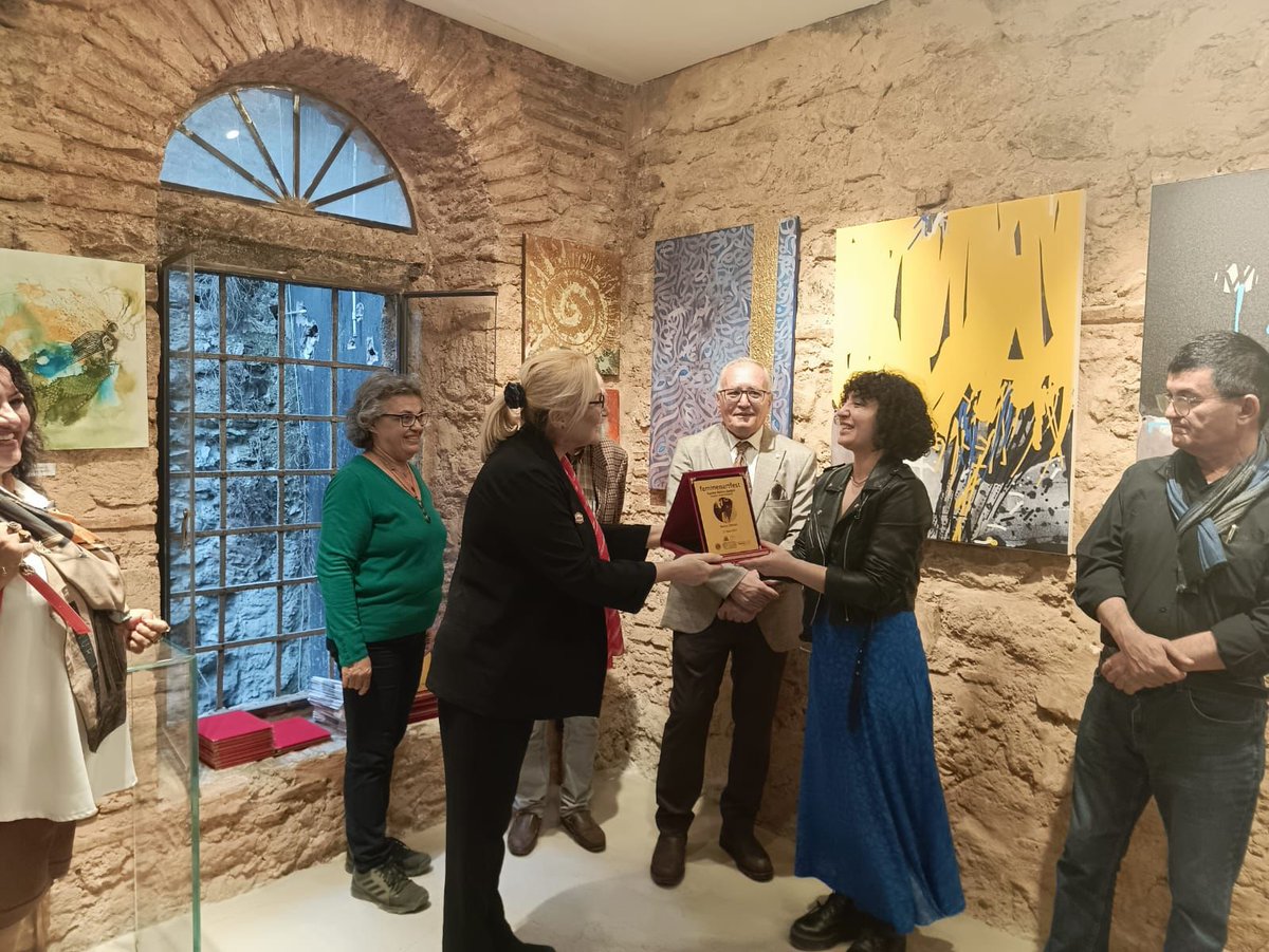 LamithraArt's tweet photo. Feminemart Fes Karma Sergiside Plaket almak,bize büyük bir onur ve memnuniyet kaynağı oldu.Abide, Fikirtepe Lions Kulüp Başkanı Dilek Kumuşoğlu ve Berna Ilgın’ın destekleri ve katkıları için size ve kulüplerinize en içten teşekkürlerimizi sunuyoruz.
#lamithraart #lionsgroup https://t.co/PHPgVoUo5q