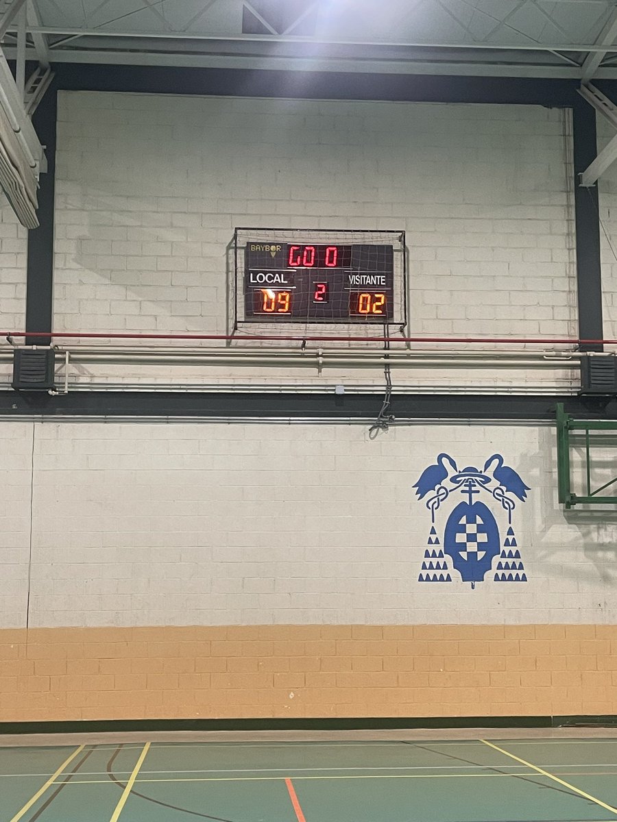 FutbolSalaUah's tweet photo. El equipo universitario de Fútbol Sala vuelve a la andadura de la victoria y el +3 con un partido muy sólido contra la siempre correosa Universidad de Nebrija pero los chicos supieron mantener el nivel desde principio a fin y hacerse finalmente con la victoria💪🏽
UAH 9-2 Nebrija https://t.co/4JwkId9SC3