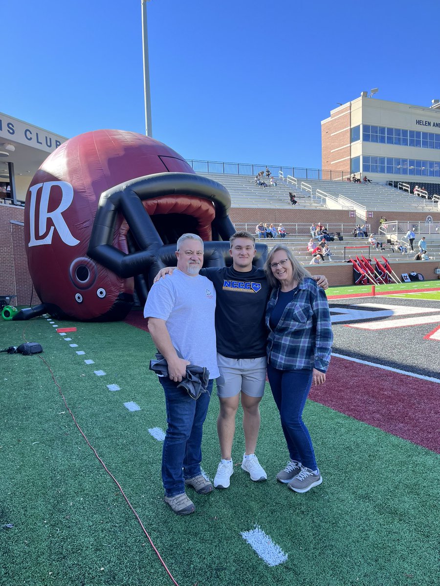 I am proud to announce my commitment to Lenoir-Rhyne University. I would like to give all the glory to God and a big thanks to my family, coaches and teammates who have helped me become who I am. Go Bears! 🐻#doubleddown 
<a href="/CoachRamirez7/">Chris Ramirez</a> <a href="/Baseball_LR/">LR BEARS BASEBALL</a>