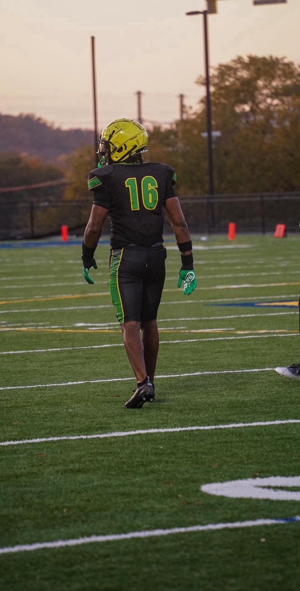 kib3rry's tweet photo. Full Season Senior Highlights ( 6’3 220 ILB/DE)🙏🏽

https://t.co/GA4dysBVHm https://t.co/EHFQMa6TQB