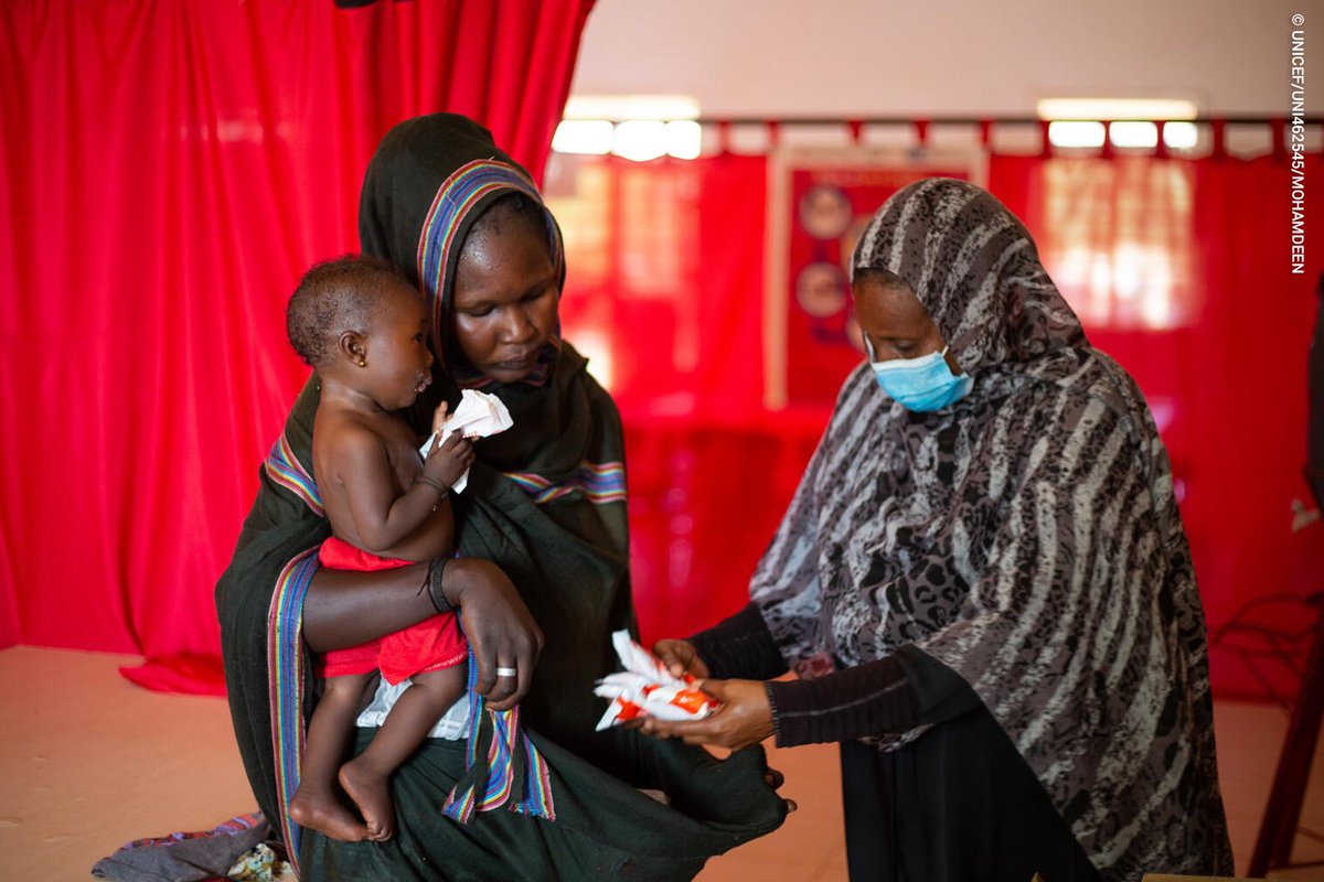 UNICEFUSA's tweet photo. Through a health campaign supported by @UNICEFSudan in Gezira state, a mother receives packets of therapeutic food for her child. UNICEF and partners continue to do whatever it takes to reach children throughout #Sudan as the brutal war reaches its 200th day. https://t.co/eVa8Ut7BGv