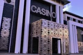 StimpflingEric's tweet photo. #Jackpot🎰♣️🎰
Le casino de #Gosier a réalisé un CA de 12 M 💶 entre 1er novembre 2021 et 31 octobre 2022 pour un résultat avant impôts de 2,6 M 💶. 178 657 entrées. 91 salariés. Son autorisation d’exploitation a été renouvelée pour 5 ans (->30 juin 2026).
#Cogit
@guadeloupela1e https://t.co/eIuHPOiMed